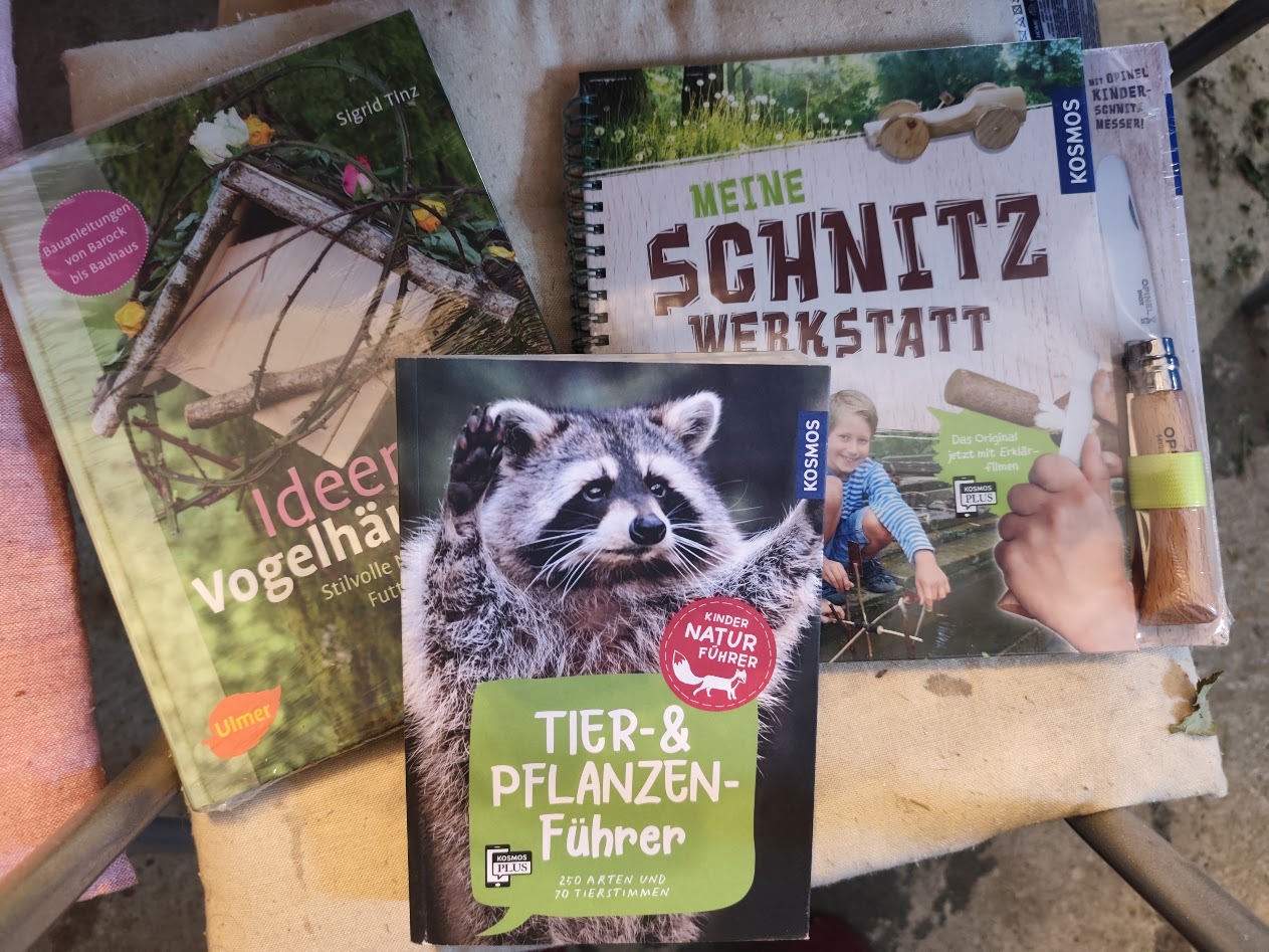 3 Bücher für Kinder, 2 bezahlen, Tier- und Pflanzenführer geschenkt dazu.